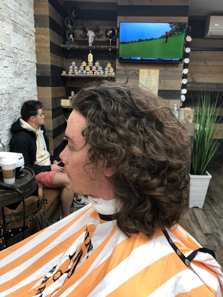 Tips For Men To Choose the Right Shampoo Based On Their Hair Type